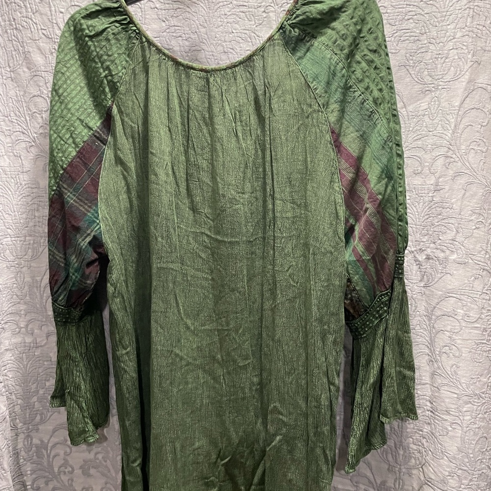 Young Threads Green Patchwork Boho Top NWT - image 3